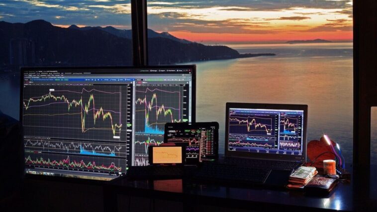 Algorithmic trading vs traditional trading: Which path is right for you?