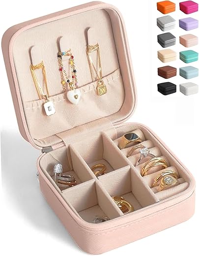 Bebegee Exquisite Travel Jewelry Case, Portable Mini Jewelry Travel Organizer, Small Jewelry Box For Women, Bridesmaid Gift And Travel Essential Accessories To Store Ring, Necklace, Earring(1Pc Pink)